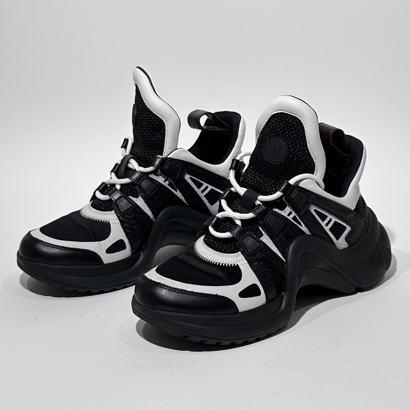 95新 LouisVuitton/路易威登 36码 黑白时尚拱桥老爹鞋/BX0923