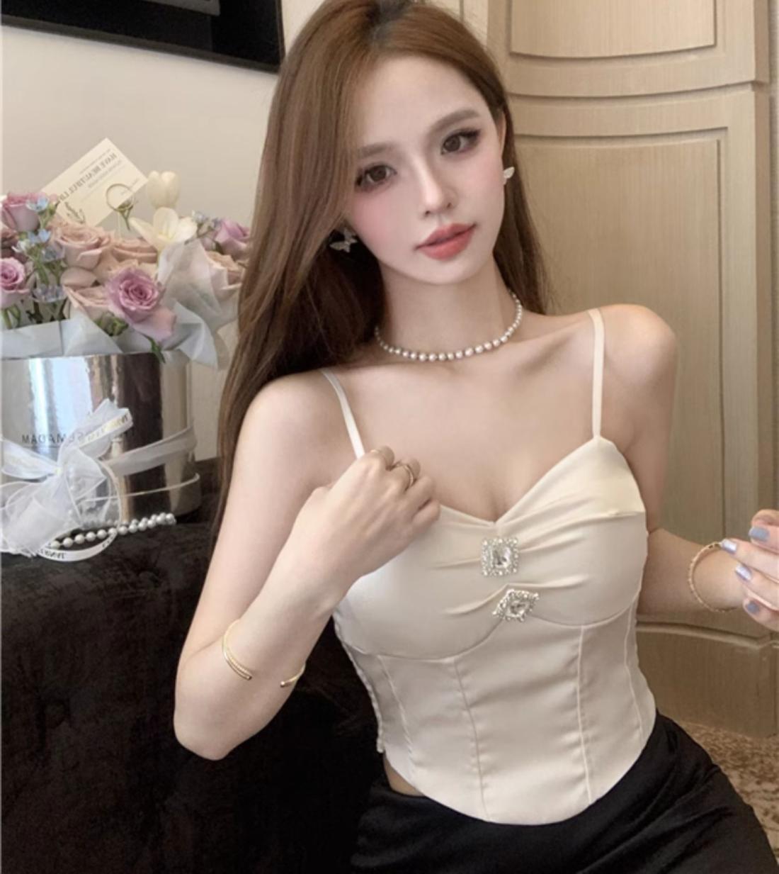 夏季独特别致修身不规则短款上衣设计感甜辣妹性感收腰吊带背心女