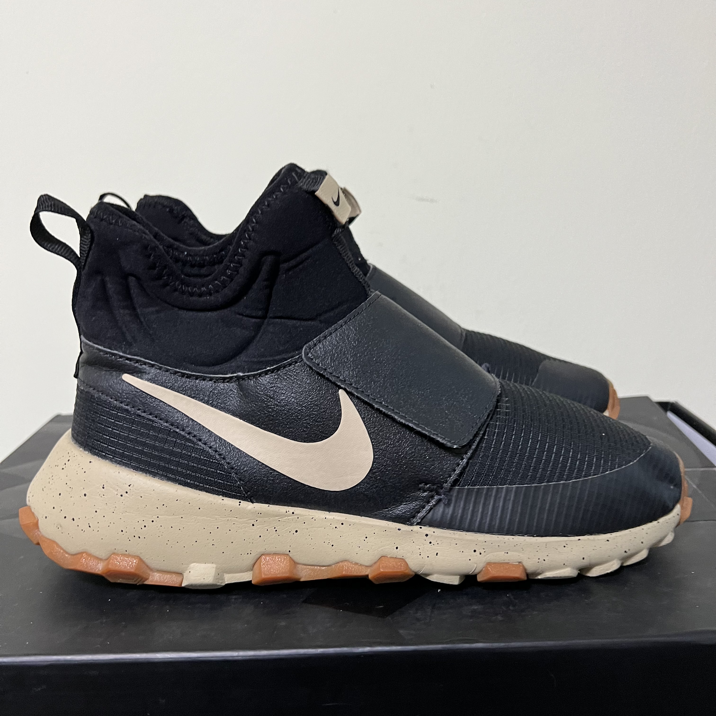 38码 Nike 跑步鞋 黑色/9新/公价899