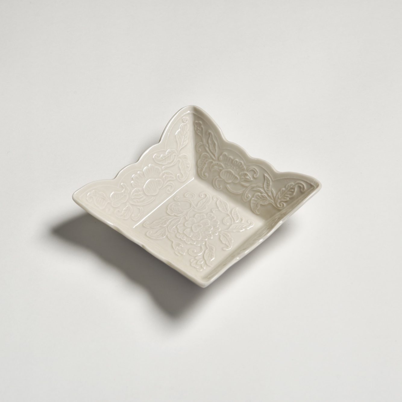 《定瓷》定窑仿古印花盘干果盘点心盘烟灰缸（花纹联系客服）