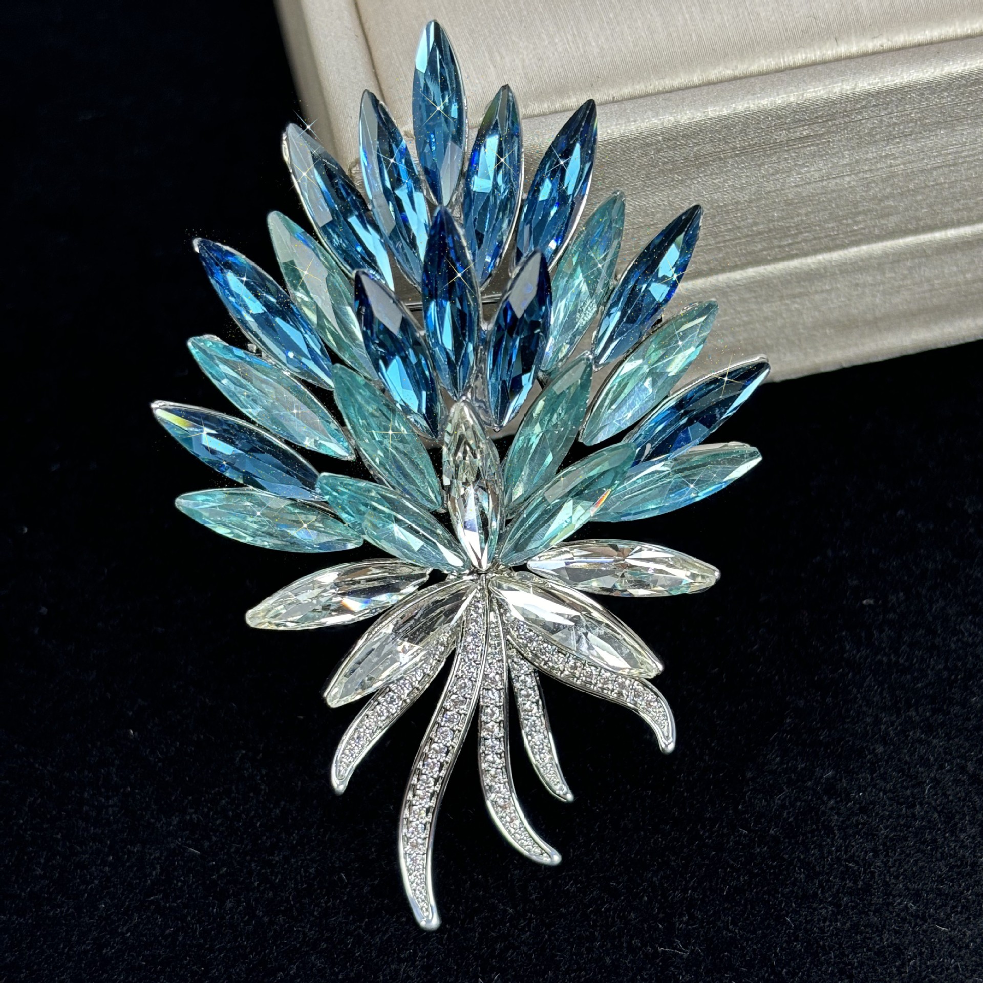 锌合金仿水晶胸针 欧美法式气质高档水晶麦穗优雅时尚高级感胸针