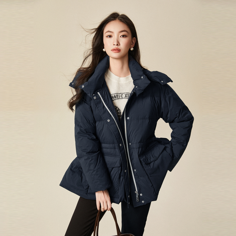 XG雪歌藏青收腰连帽羽绒服女工装风冬季新款百搭显瘦保暖外套