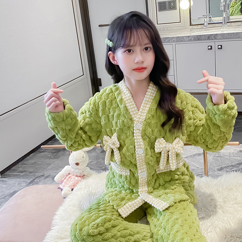 宝宝冬睡衣秋冬季法兰绒儿童加厚珊瑚绒家居服套装加绒中大童公主