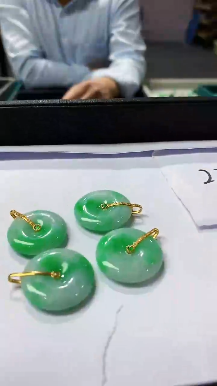 【闪购商品】翡翠颈饰未镶嵌多样性发货其中一件