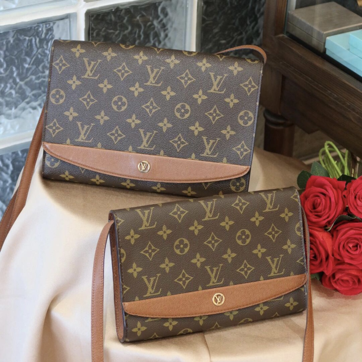 95新  LouisVuitton/路易威登 红皮信封包