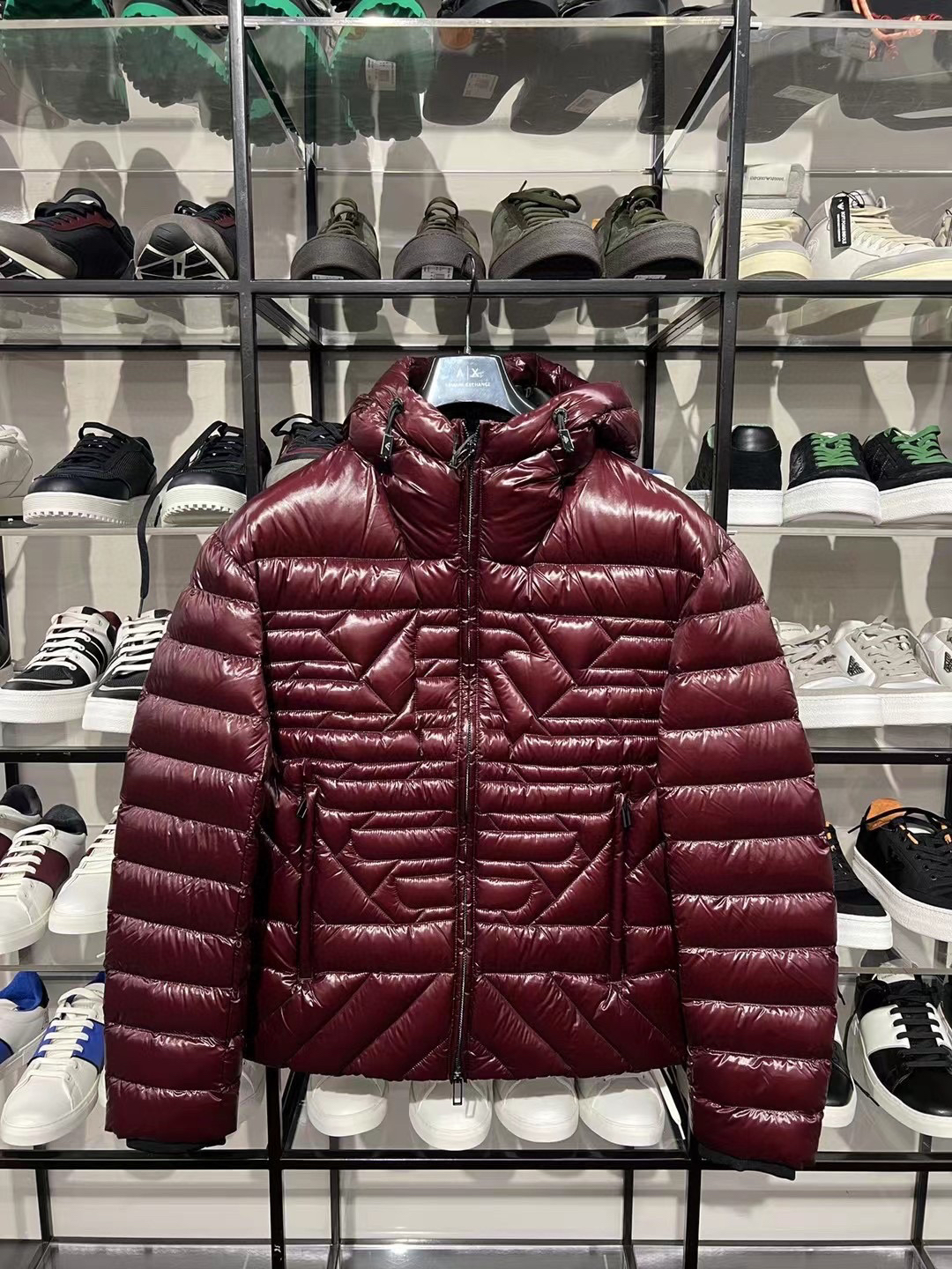 阿玛尼 Armani 枣红色羽绒服