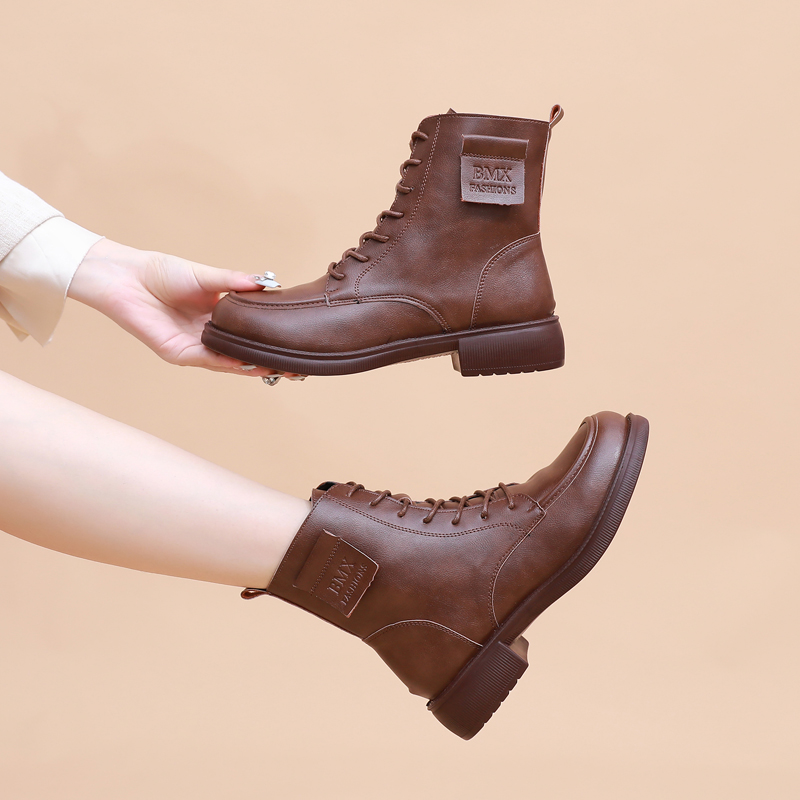 2025新款软皮软底短靴女英伦风软皮马丁靴平跟侧拉链瘦瘦靴女棉靴