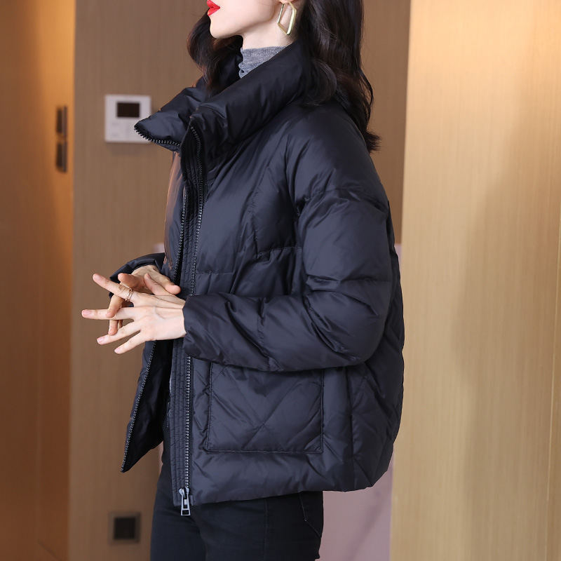 2025新款白鸭绒羽绒服女短款时尚保暖修身时尚宽松小个子冬季外套