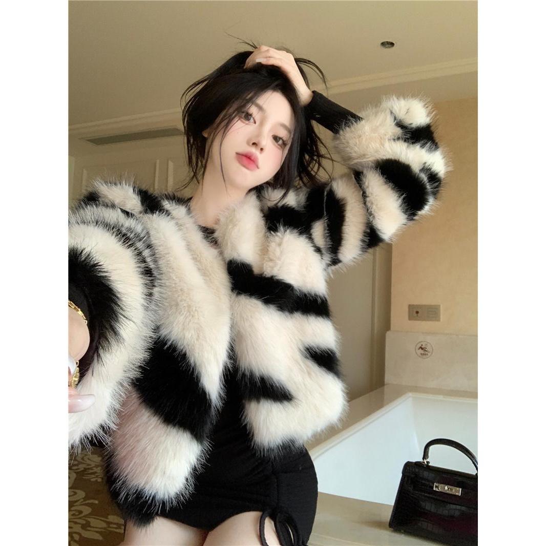 2024纯粹条纹毛毛外套女冬季新款宽松气质设计感小众开衫上衣毛毛