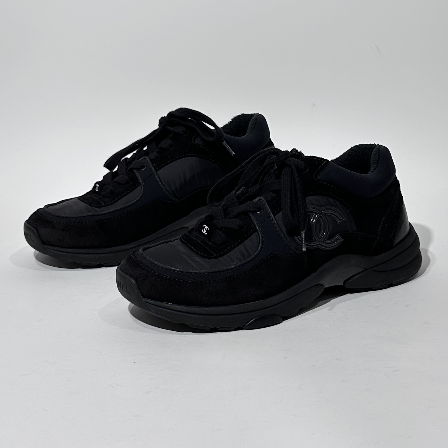 95新 Chanel/香奈儿 36码 黑色时尚运动鞋/ML01341