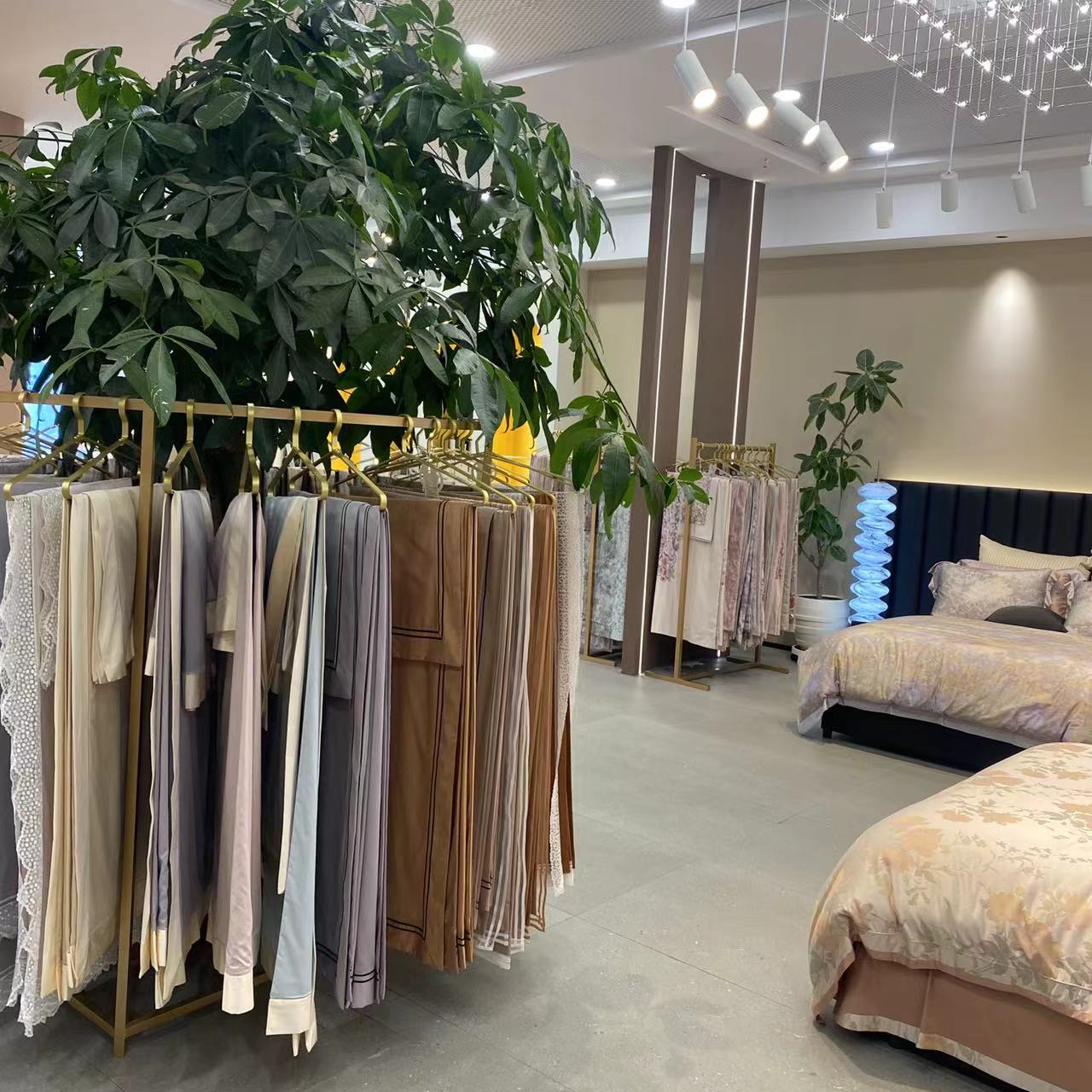 铭哥-【花间里】轻奢澳棉全棉50支双股贡缎印花四件套