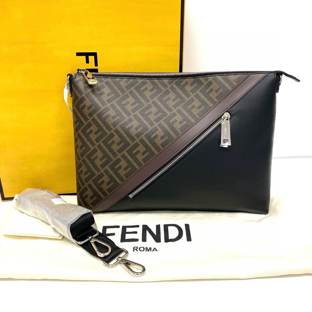 99新 FENDI/芬迪 闲置品老花FF拼皮斜挎邮差包 尺寸34/25男士中号
