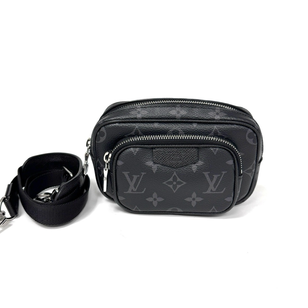 99新 LouisVuitton/路易威登 经典黑老花胸包斜挎包 尺寸15/9黑花