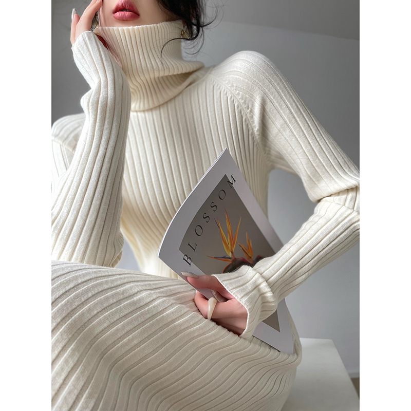 Aconiconi｜茶云慕斯 高领针织连衣裙长款修身显瘦v领毛衣长裙