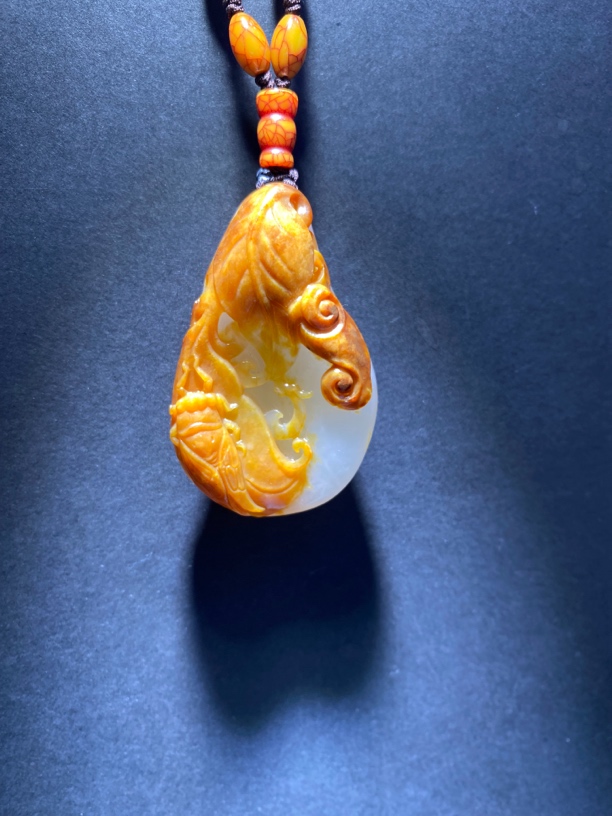 新疆和田玉籽料一鸣惊人