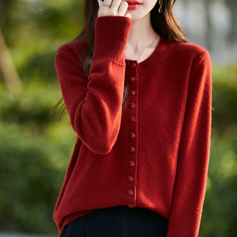 经典百搭纯羊毛秋冬上新女装简约加厚圆领开衫包扣小香风外套衬肤