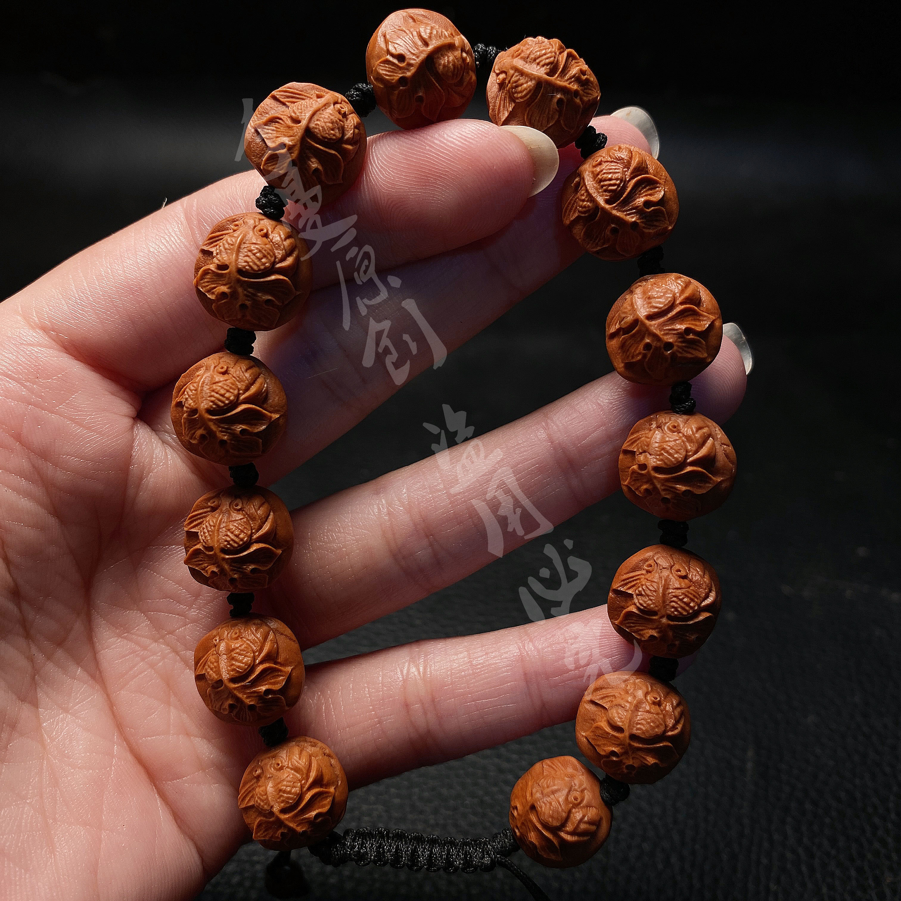 桃核金鱼手串手链金玉满堂龙纹山桃核雕刻文玩工艺品核雕