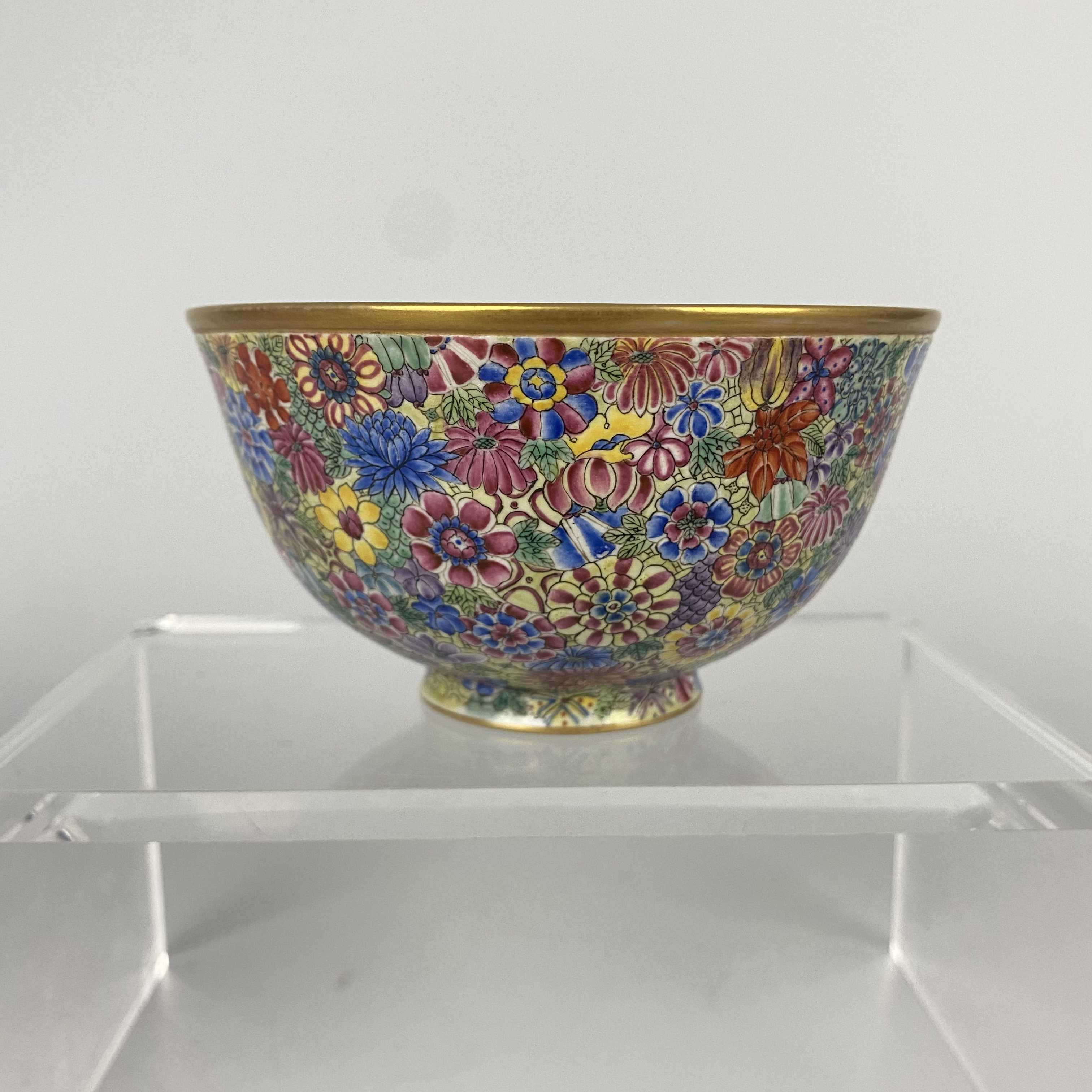 珐琅彩百花不落地瓷器