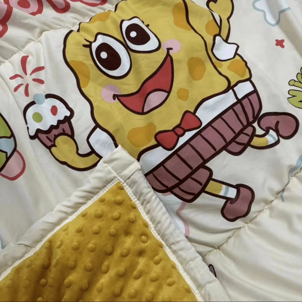 【海绵宝宝】100保暖舒适亲肤柔软加厚豆豆被子