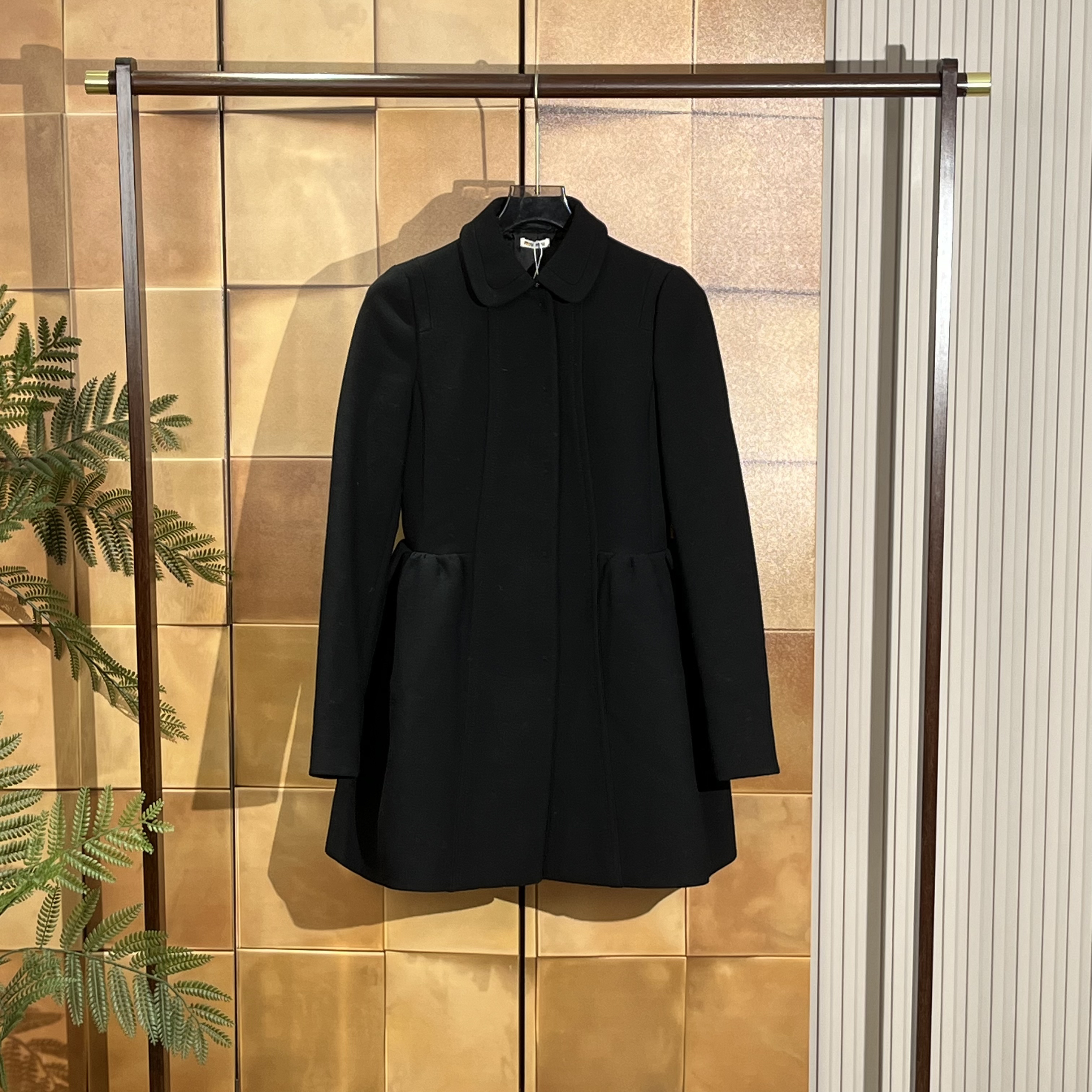 Miu Miu 黑色裙摆羊毛大衣/38码/99新/25551