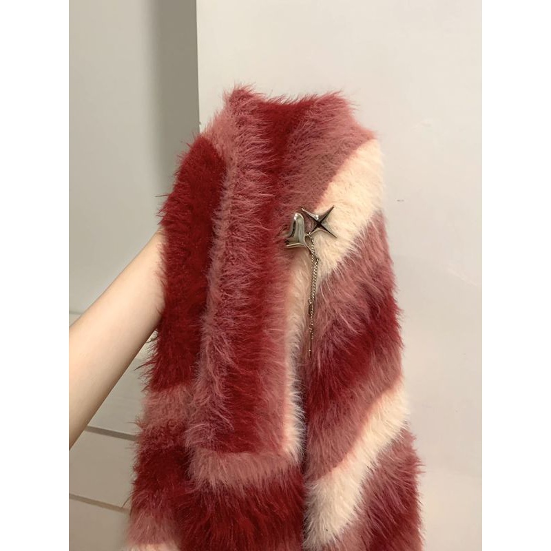 红色条纹绣花长绒软糯仿貂毛套头毛衣慵懒胸针针织衫加厚上衣