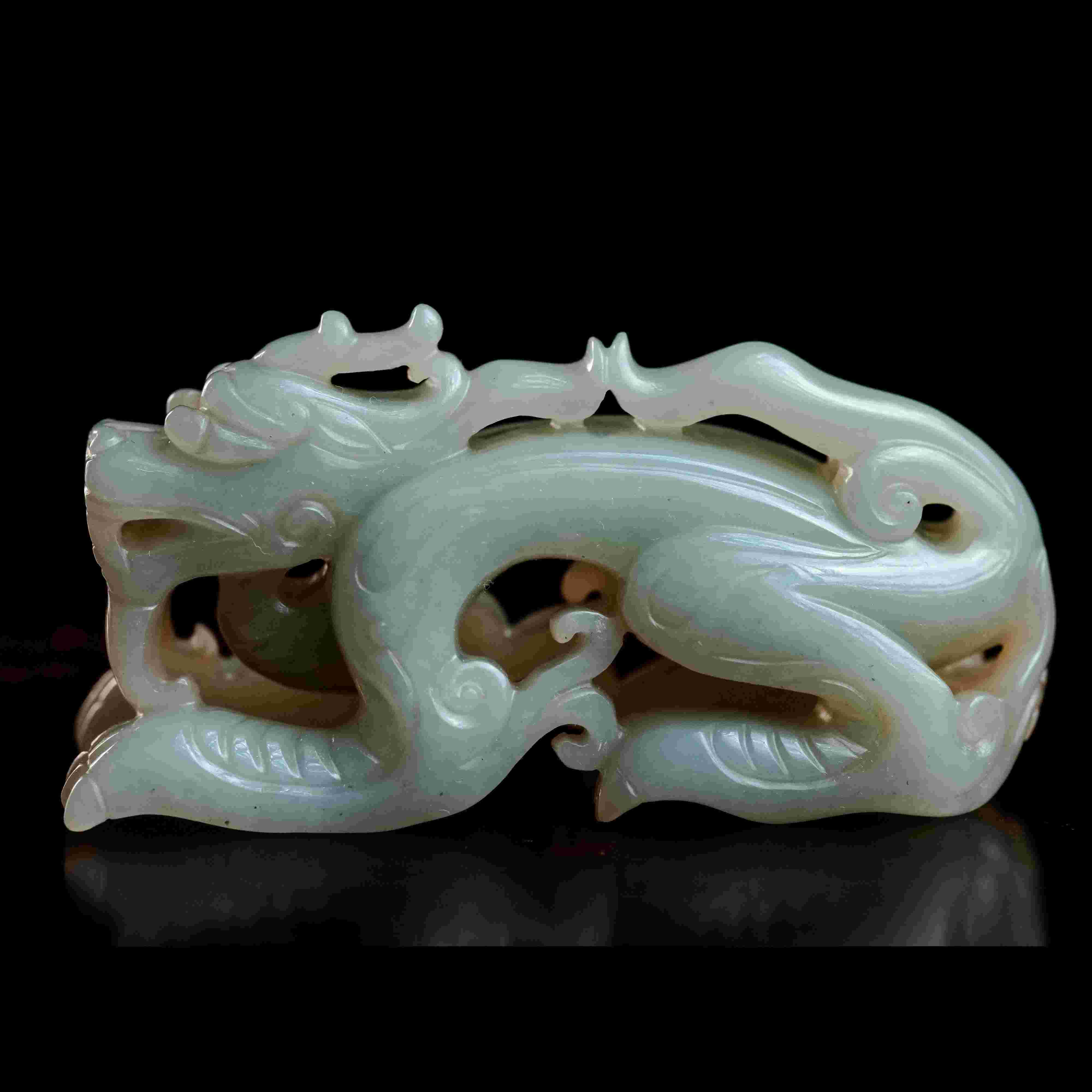 1295清代和田玉龙形摆件1067