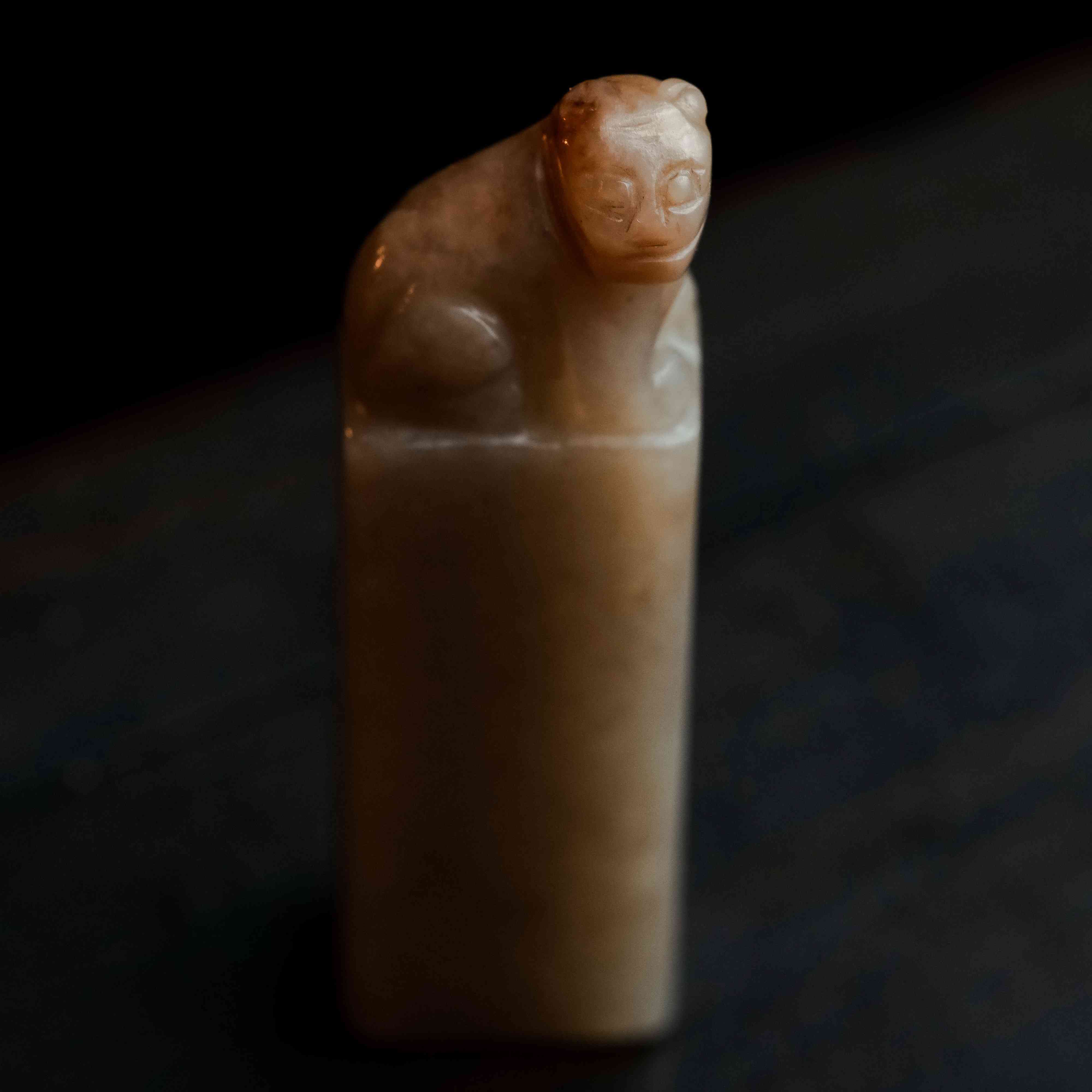 137明代和田玉兽纽印527