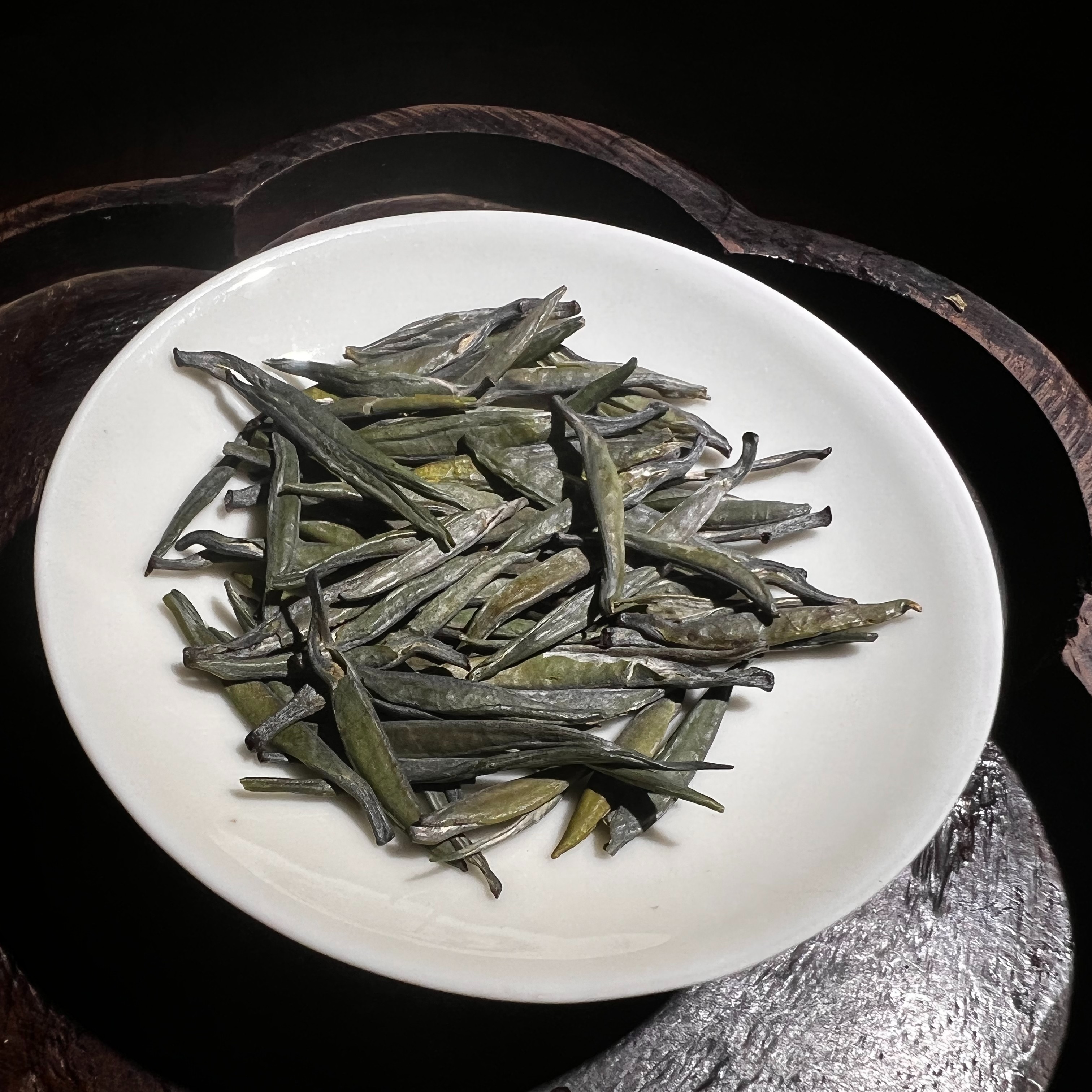 （雀舌）云南凤庆安石村2023年头春头采绿茶雀舌
