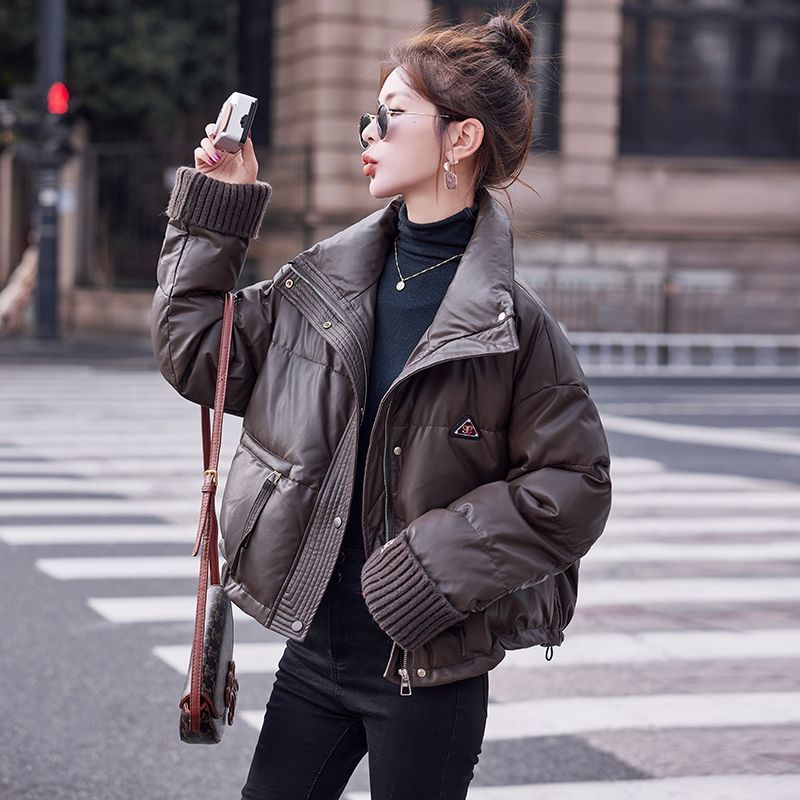 雅鹿欧货PU皮羽绒服女小个子2023冬季保暖新款加厚白鸭绒面包短款