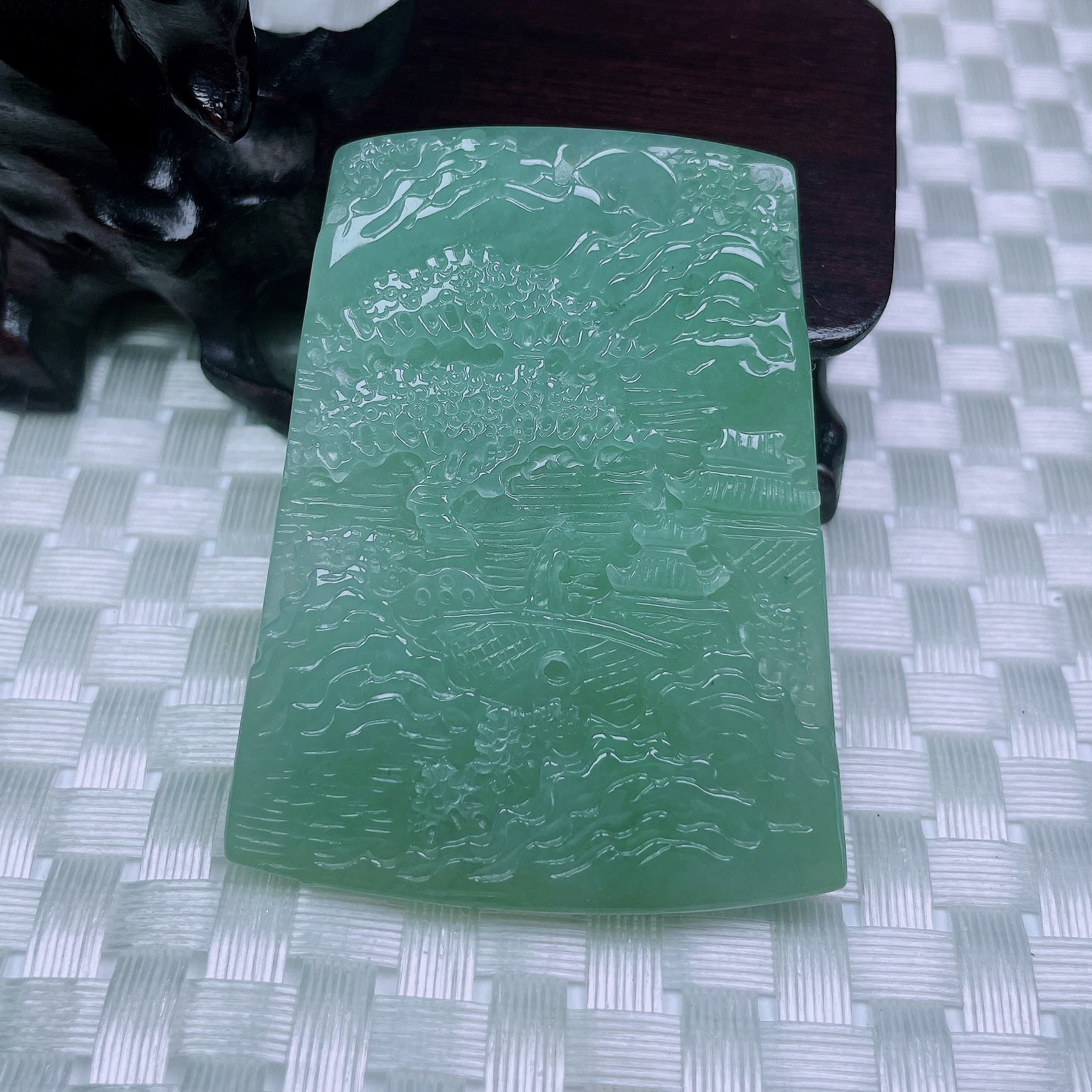 缅甸翡翠a货满绿山水牌吊坠尺寸59-45-6重:35.24g