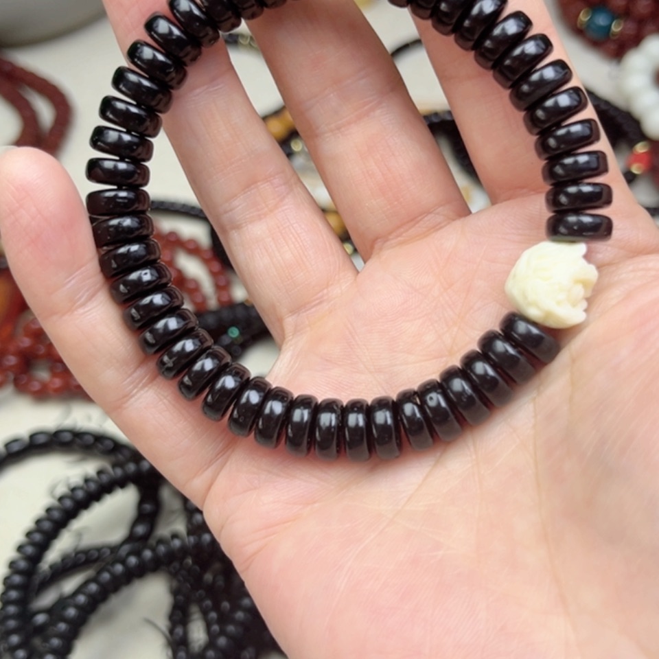 【闪购商品】椰蒂吊坠醒狮