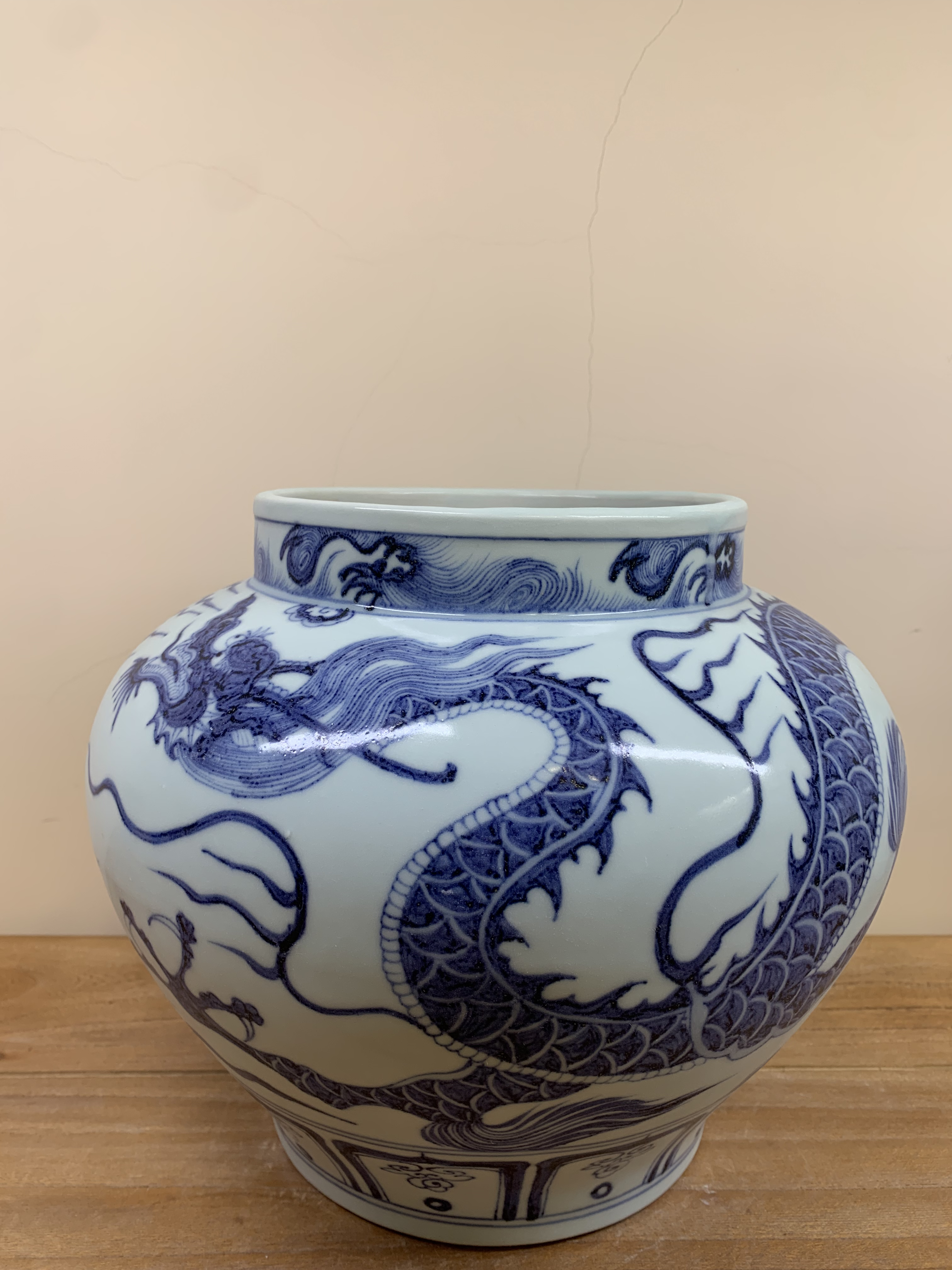 青花花卉龙纹罐、全品微失光、确保拍品安全请当面验货签收