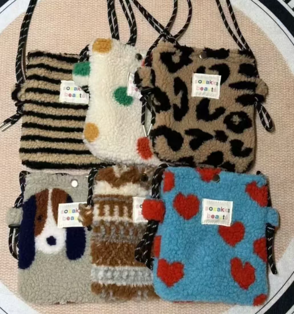 随机羊羔毛包包