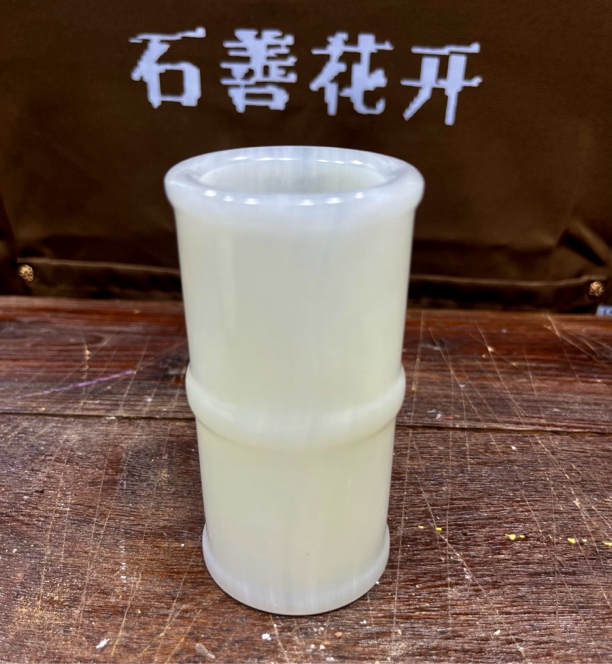 石头花瓶，笔筒，天然石头制作，每个纹路略有不同