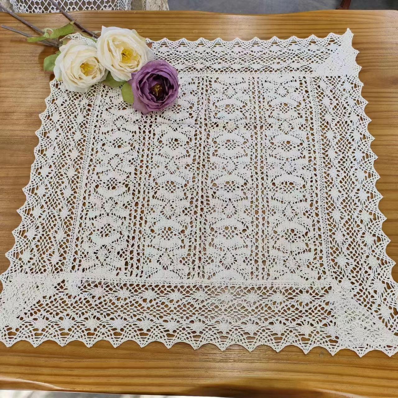 C204  机钩小花方盖巾60×60cm本色棉质 (2条)    