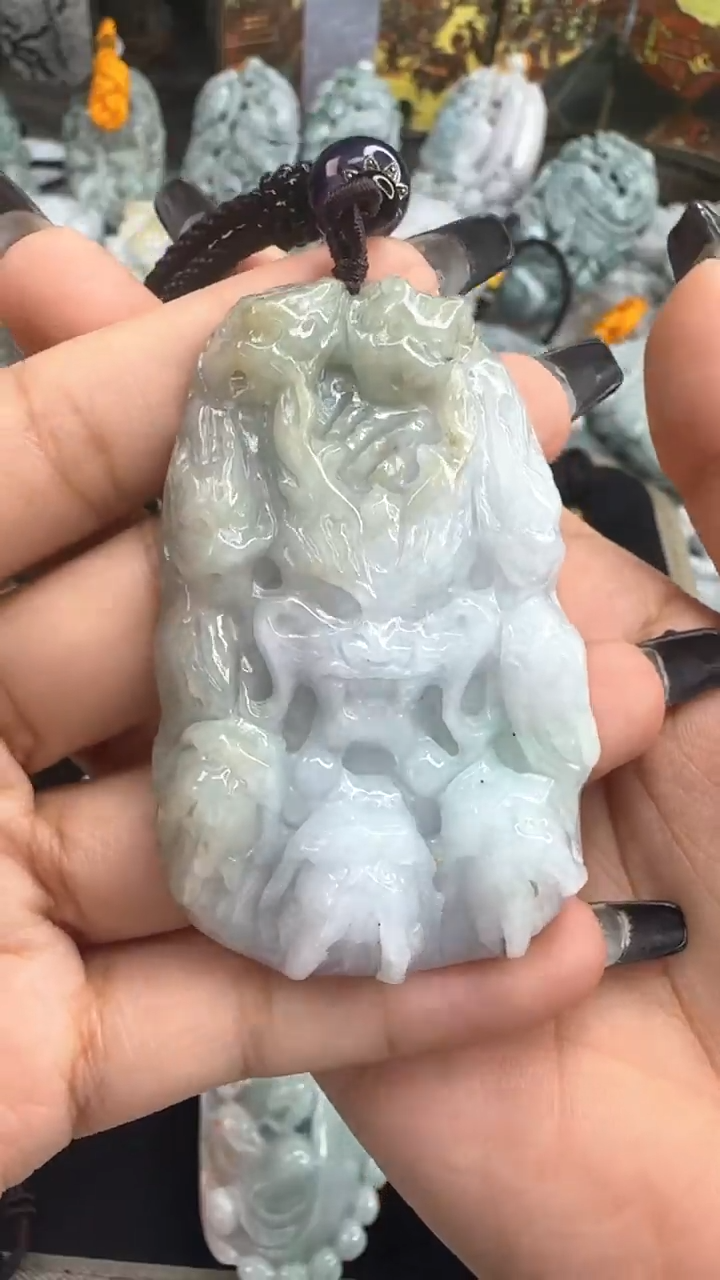 【闪购商品】翡翠颈饰未镶嵌九龙