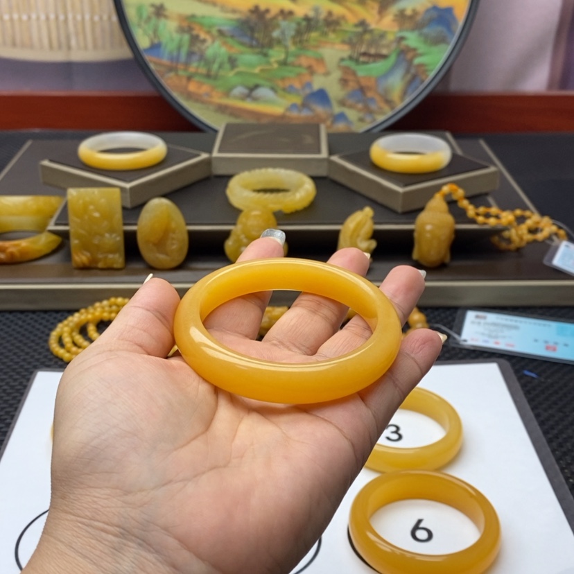 【闪购商品】石英质玉（黄龙玉）手镯未镶嵌辽***哈