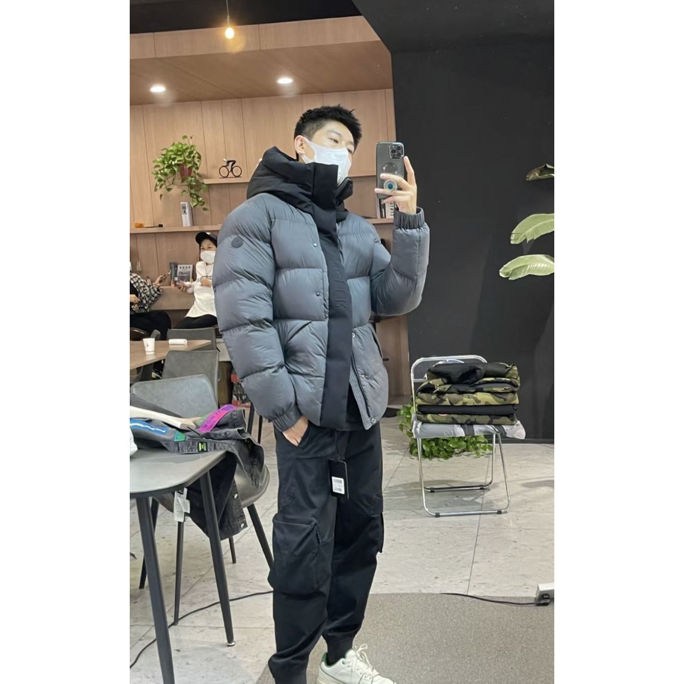 波司澄白鸭绒黑武士男女情侣款年冬季蒙口加厚保暖羽绒服女