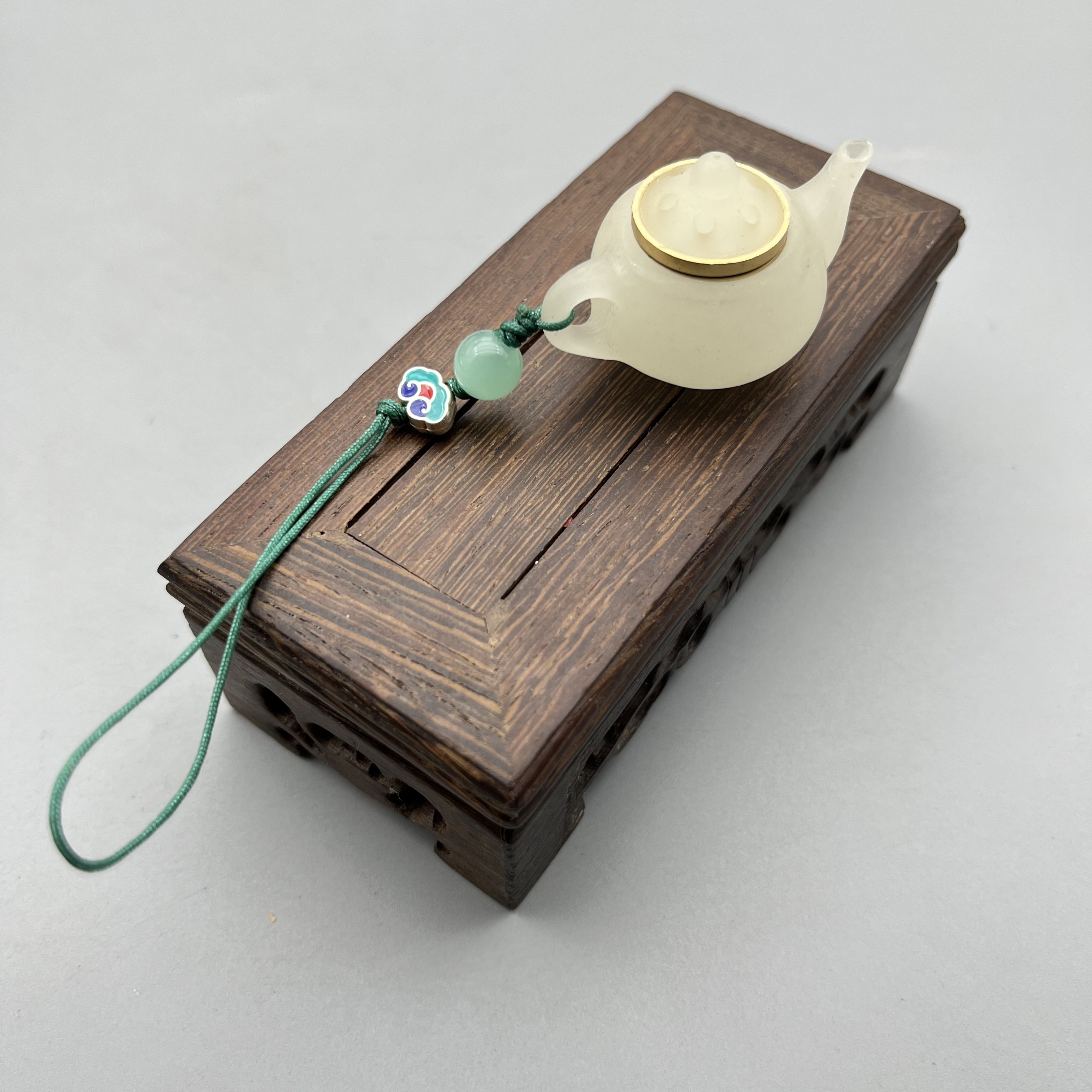 WW677-雕刻把把壶夜光手机挂钥匙扣