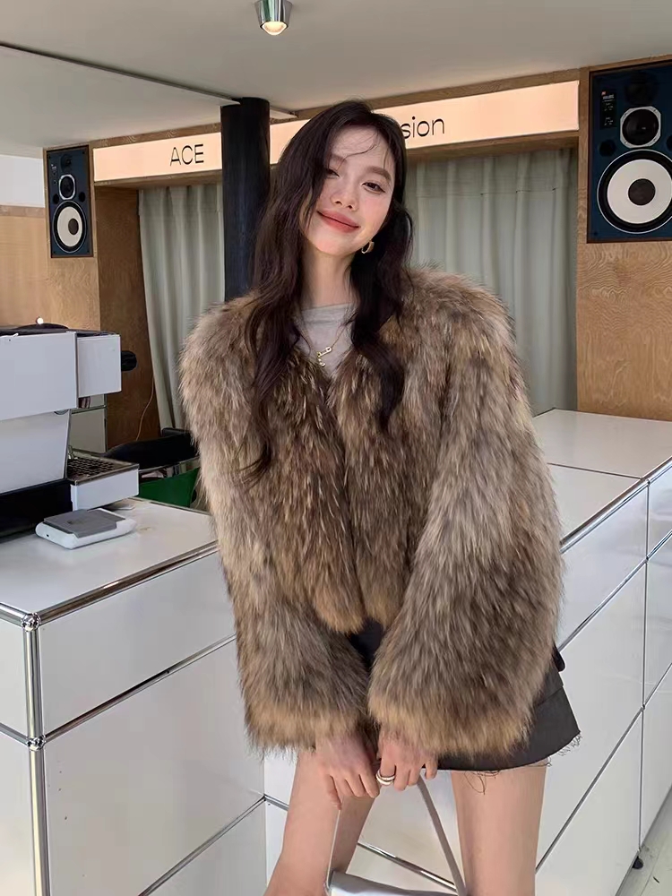 雪月玛瑙  2023新款高级感野性貉子编织草草外套女年轻高腰短款