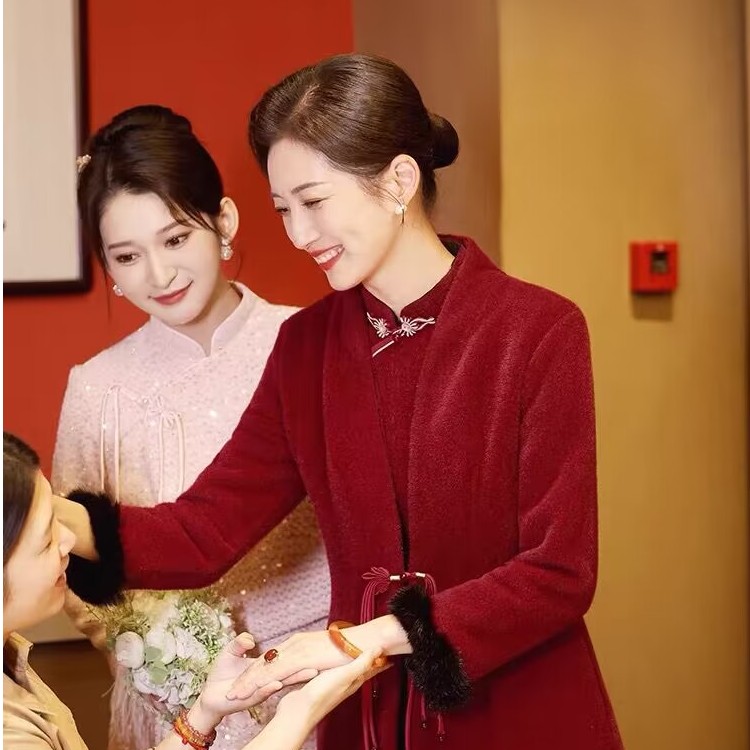 妈妈装婚宴礼服2023新款中国风旗袍显瘦气质长袖秋冬款加厚外套