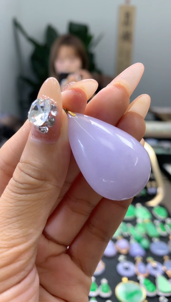 【闪购商品】翡翠颈饰18K金镶嵌水滴