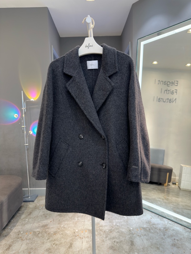 专柜2024冬款一手长招财猫大衣1FA170251