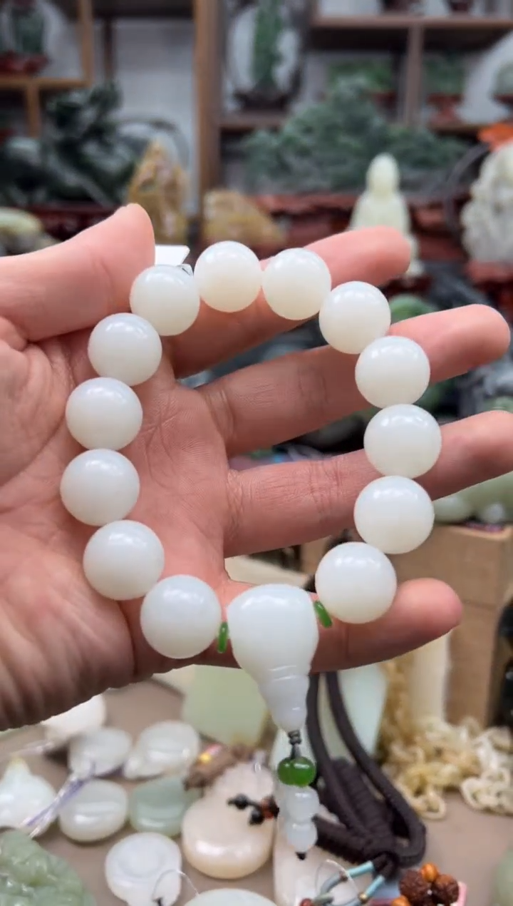 【闪购商品】和田玉颈饰未镶嵌手串