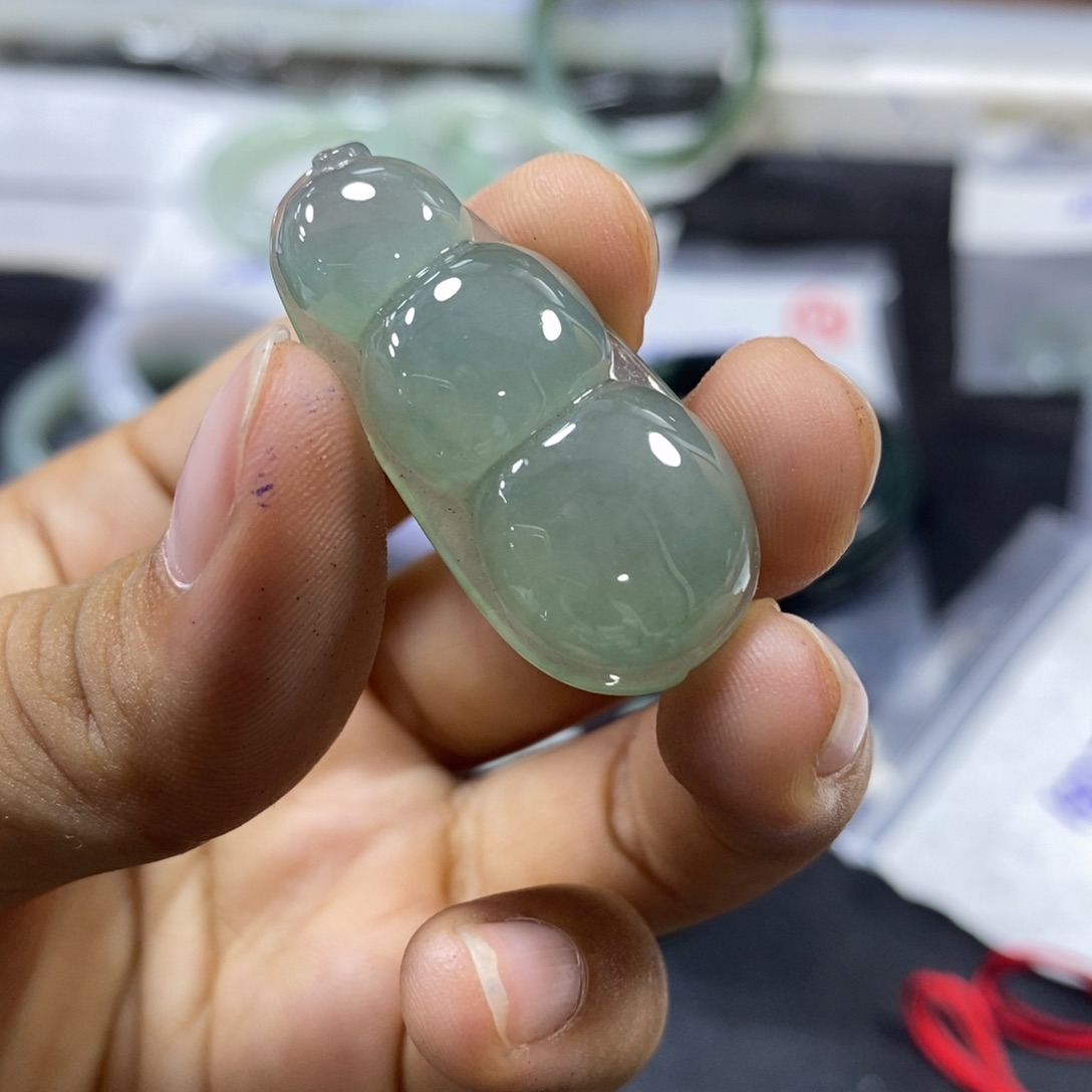 定制翡翠未镶嵌挂件