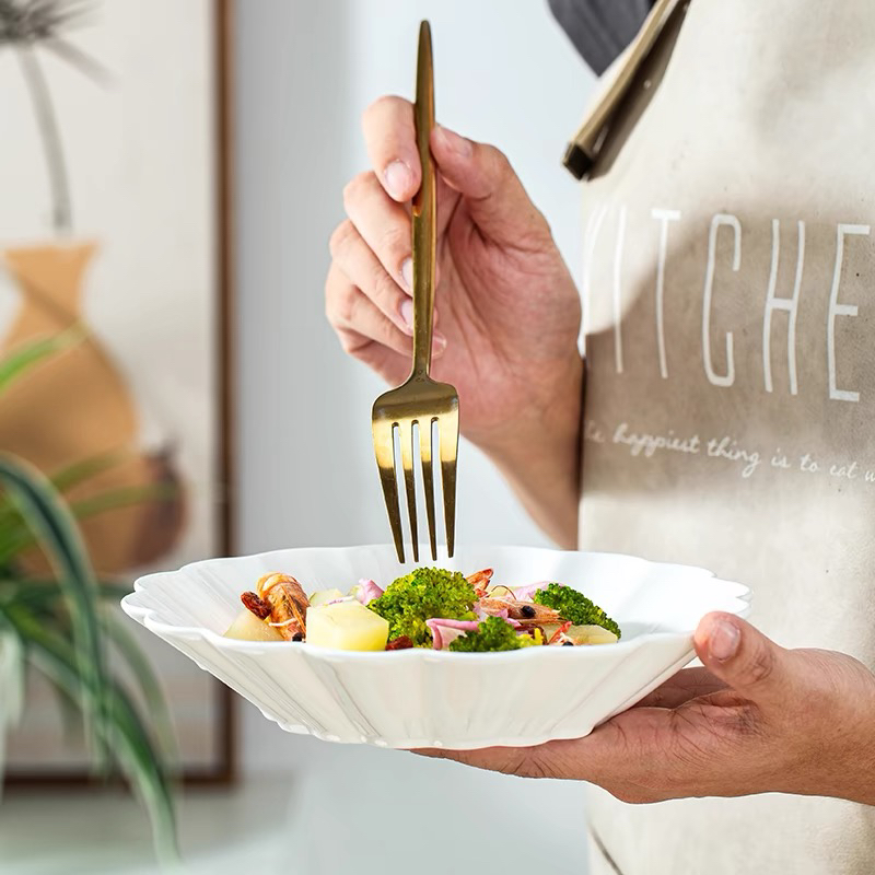 纯白骨瓷釉下彩菜盘子家用盘子创意餐具葵花盘欧式简约点心盘碟