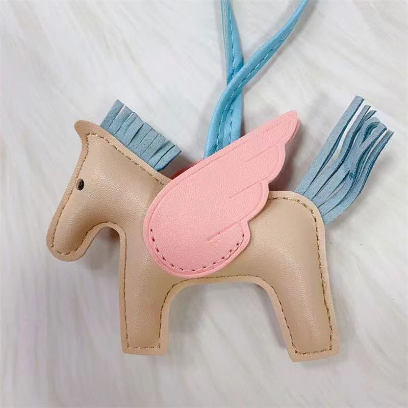 从琳新款时尚皮质小马挂件