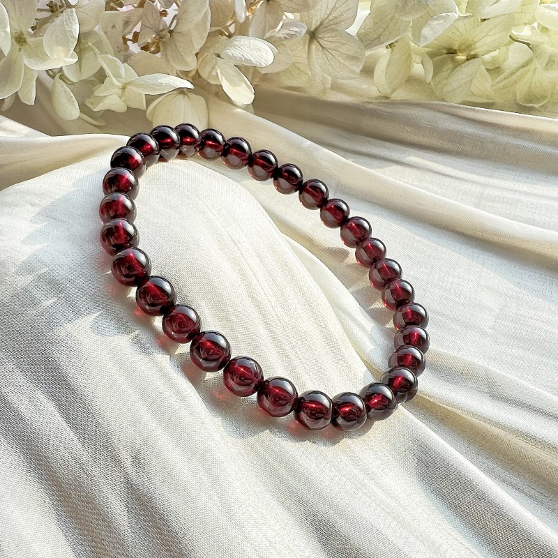 天然净体7A特级石榴石 气质单圈轻奢简约酒红色手链 (多样性发货）