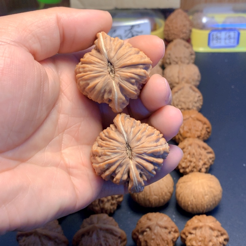【闪购商品】文玩核桃吊坠42全品楼