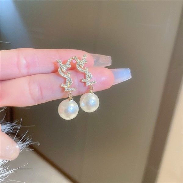88164高级感精美满钻名媛字母耳环-TUAN